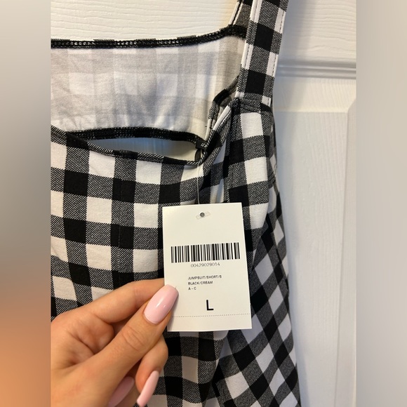 Forever 21 Black & White Gingham Sweetheart Neckline Romper - Picture 10 of 14
